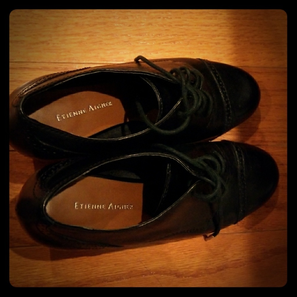 Etienne Aigner Oxford heels 7M